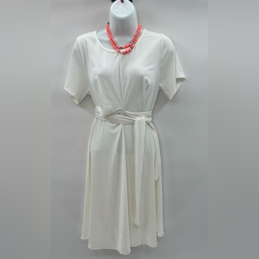 Aiswi Elegant White Dress Size M NWOT